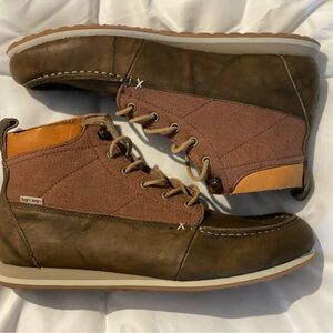Men’s Hari Mari shoes, size 9. New without tags/box.